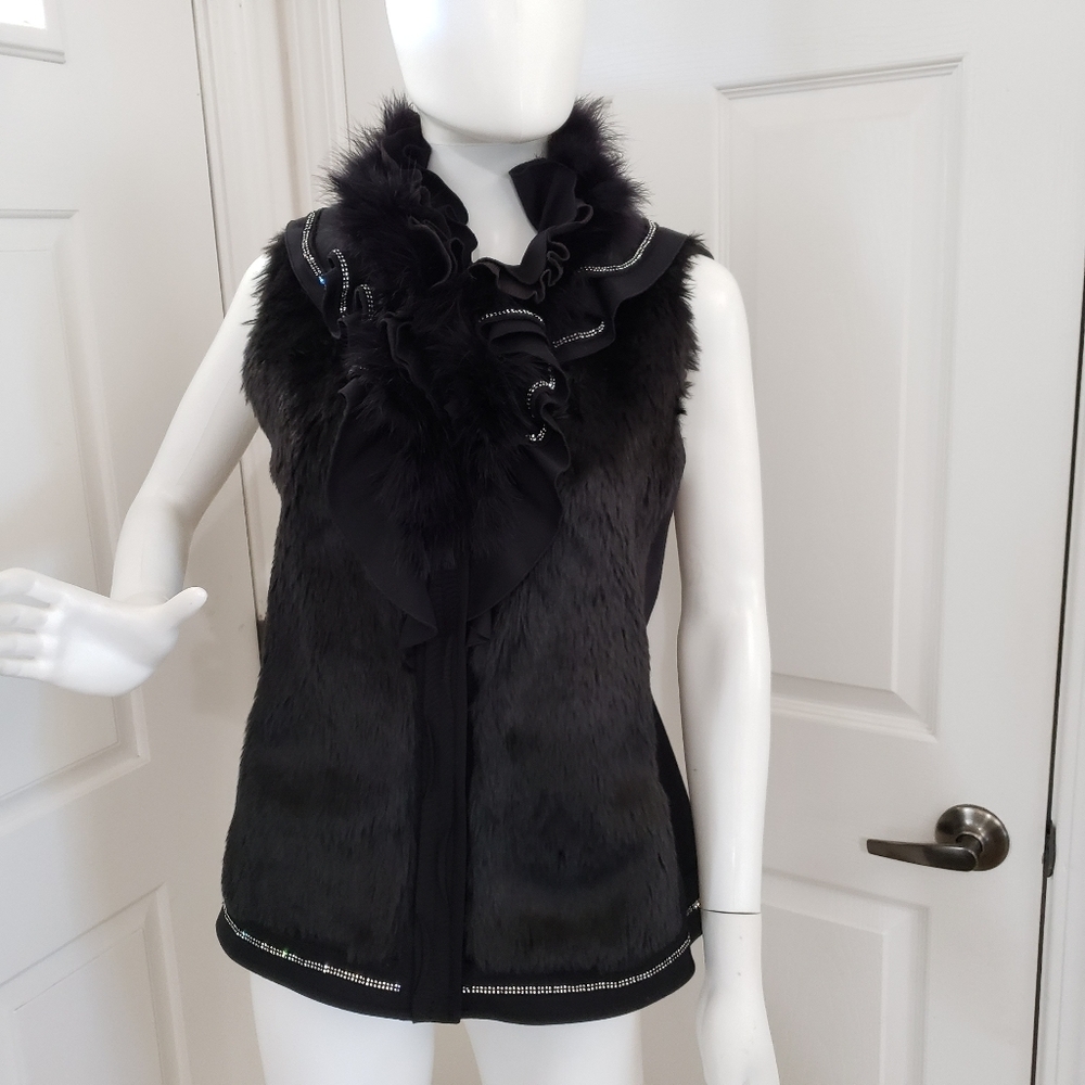 Tahari faux fur size Medium Black
